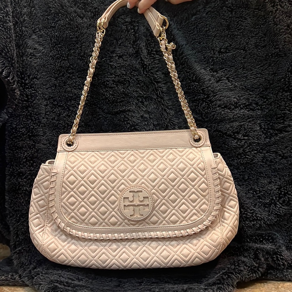 Tory Burch Marion Beige Quilted shoulder bag. Brand New with bag.